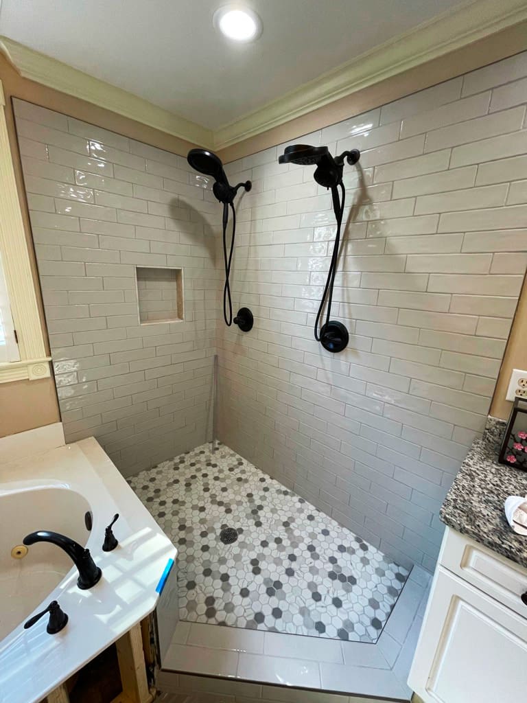 Newbathpic05 luxury master bathrooms picture