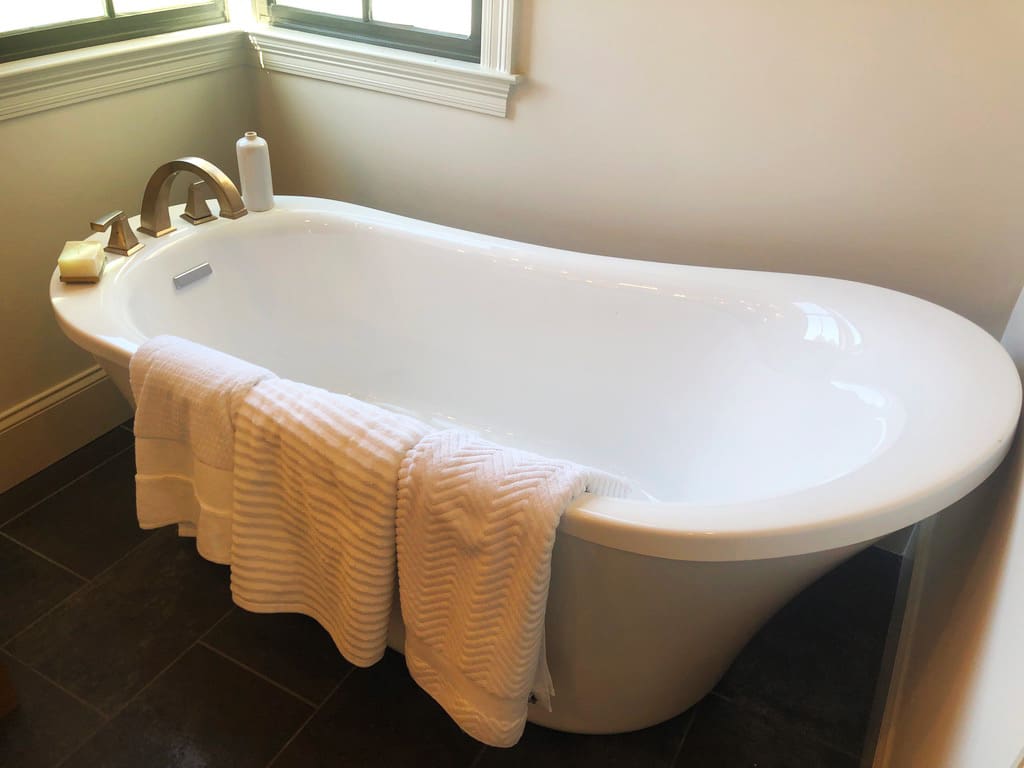 Newbathpic56 acrylic tub replacement picture