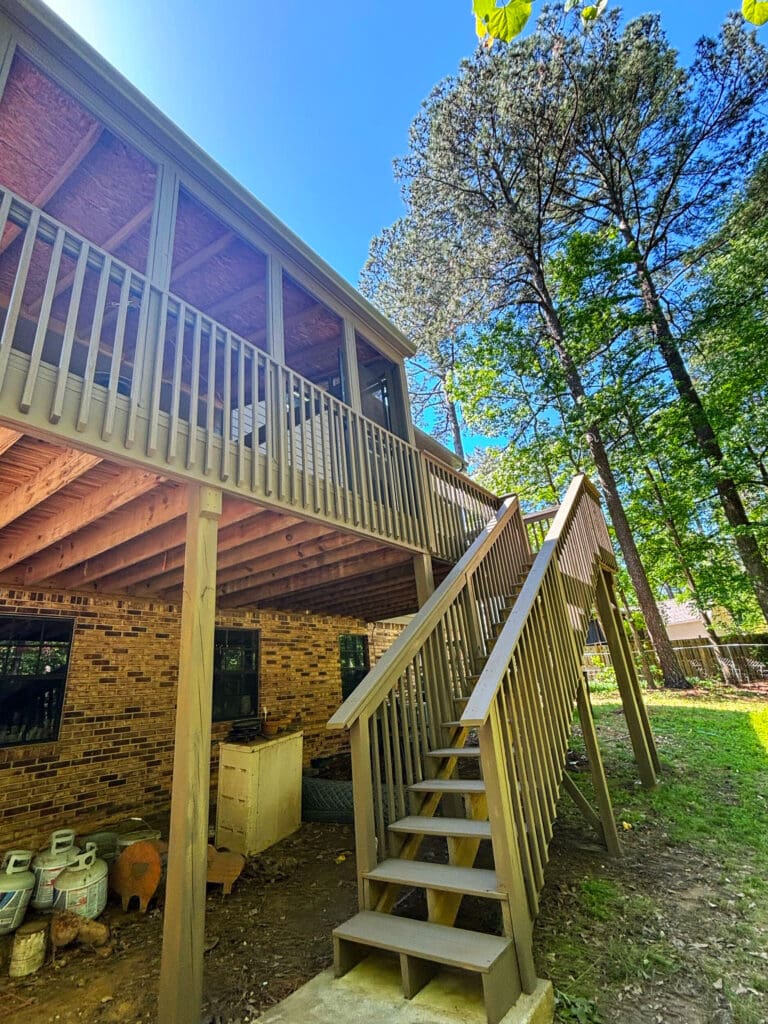 Branhamex28 decking contractor picture