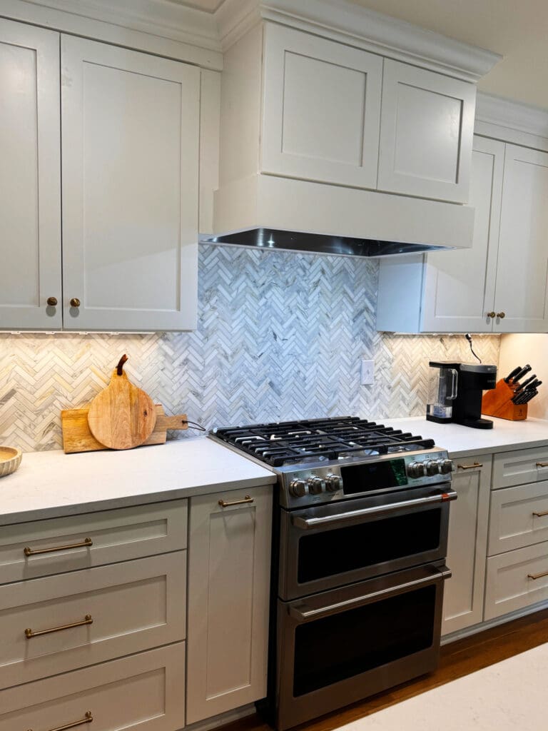 current kitchen cabinet trends picture