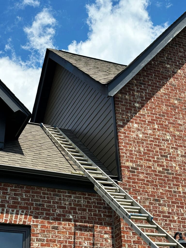 home exterior contractor picture