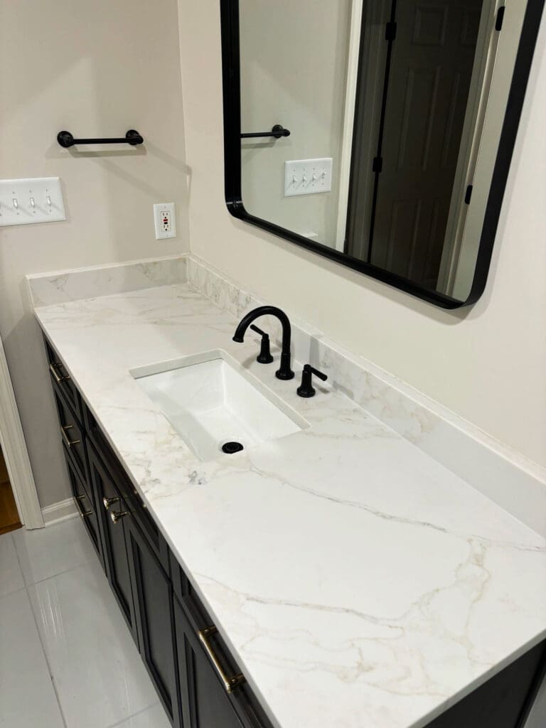 Shaffer271 granite vs. quartz countertop picture